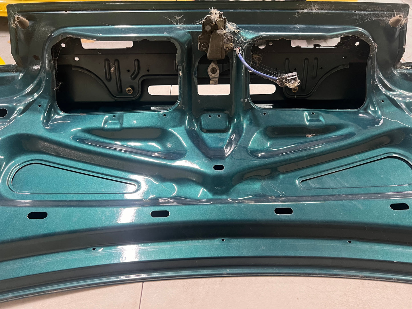 Nissan S14 oem boot lid (Slight damaged)