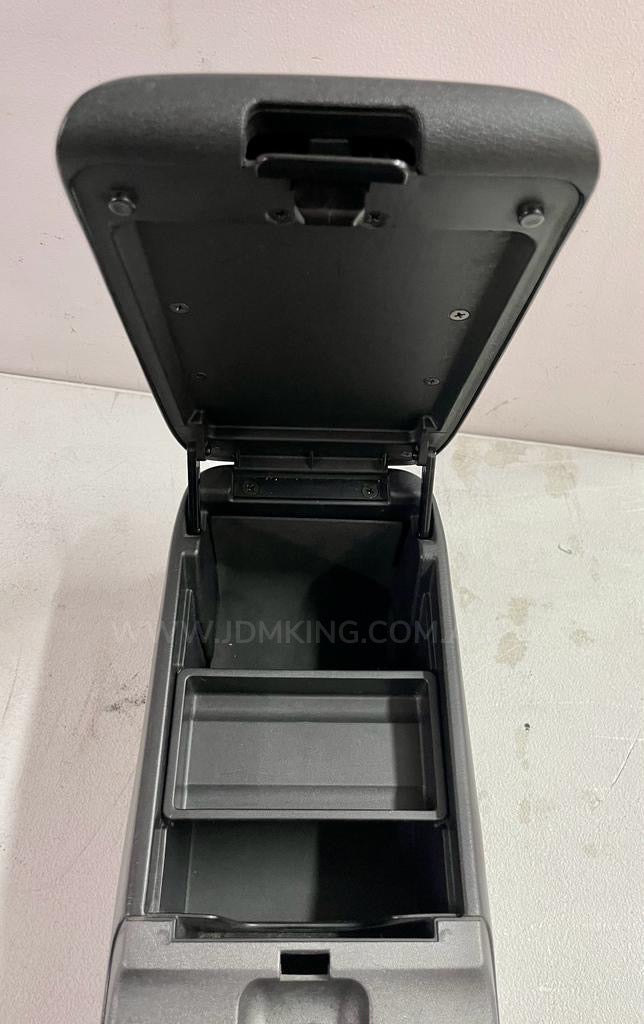 Nissan Silvia S15/200sx hand brake console. Complete with lid & ashtray plus coin/card tray