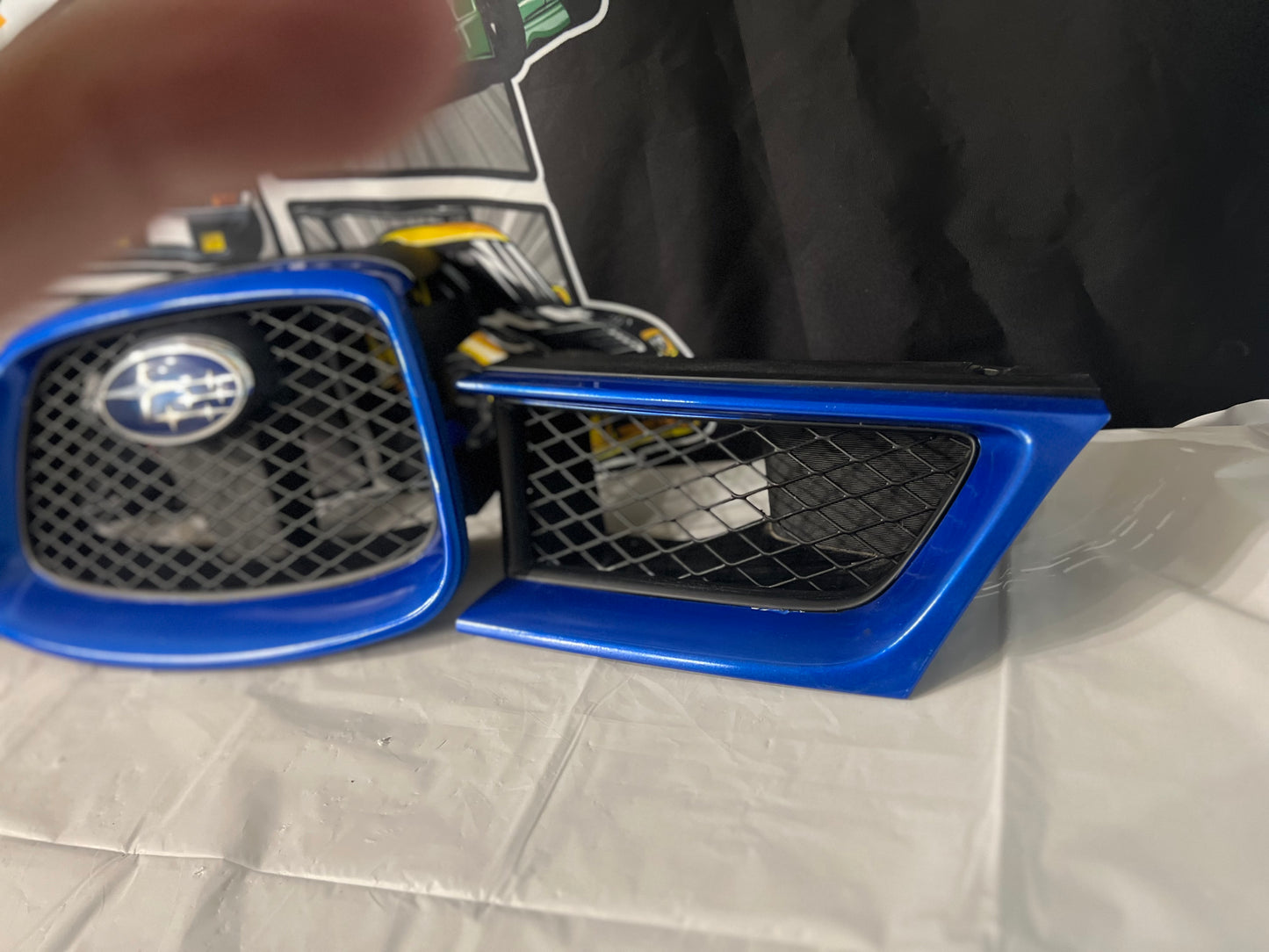 Subaru WRX STi 06-07 Hawkeye grill.           3 Piece set.
