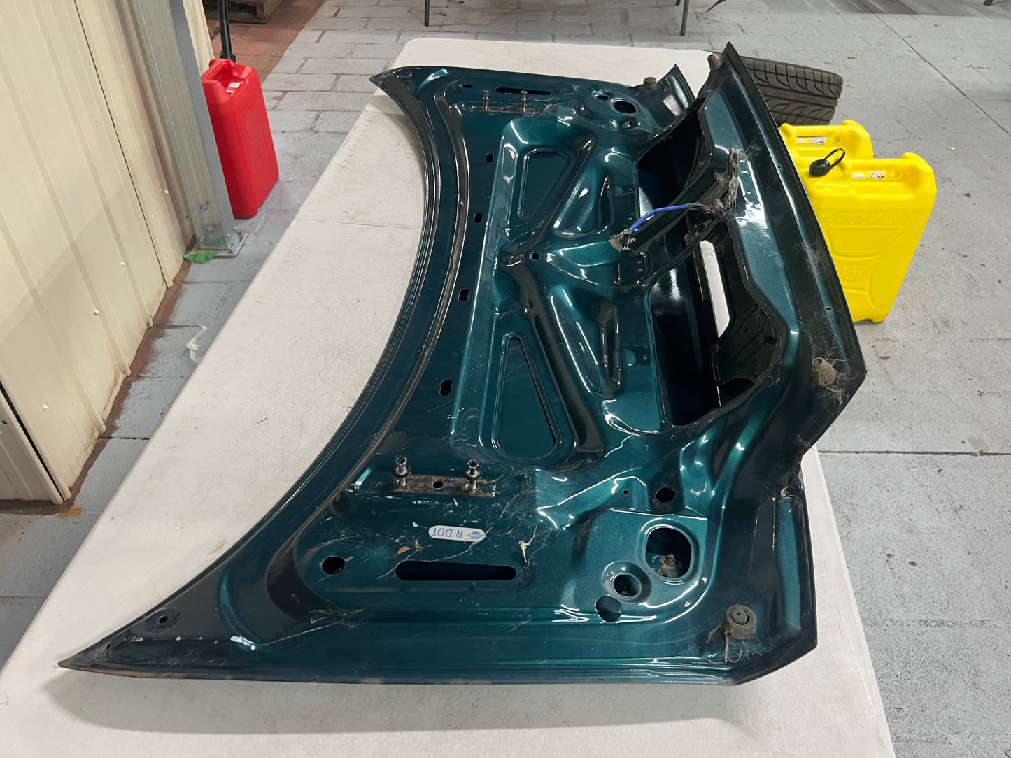 Nissan S14 oem boot lid                (Slight damaged)