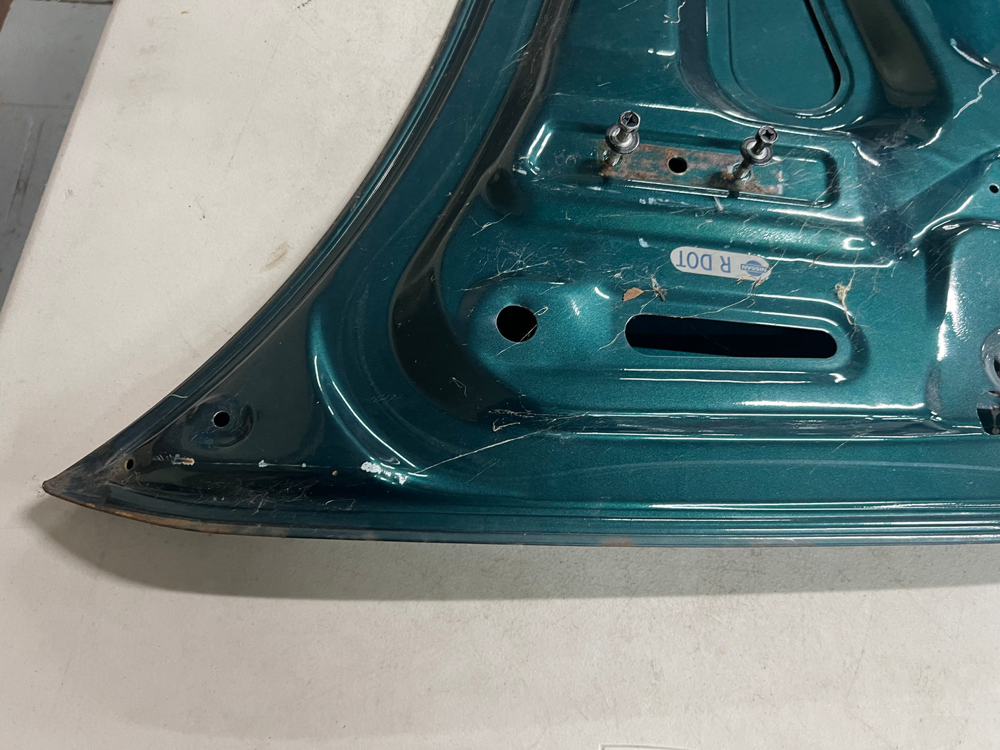 Nissan S14 oem boot lid                (Slight damaged)
