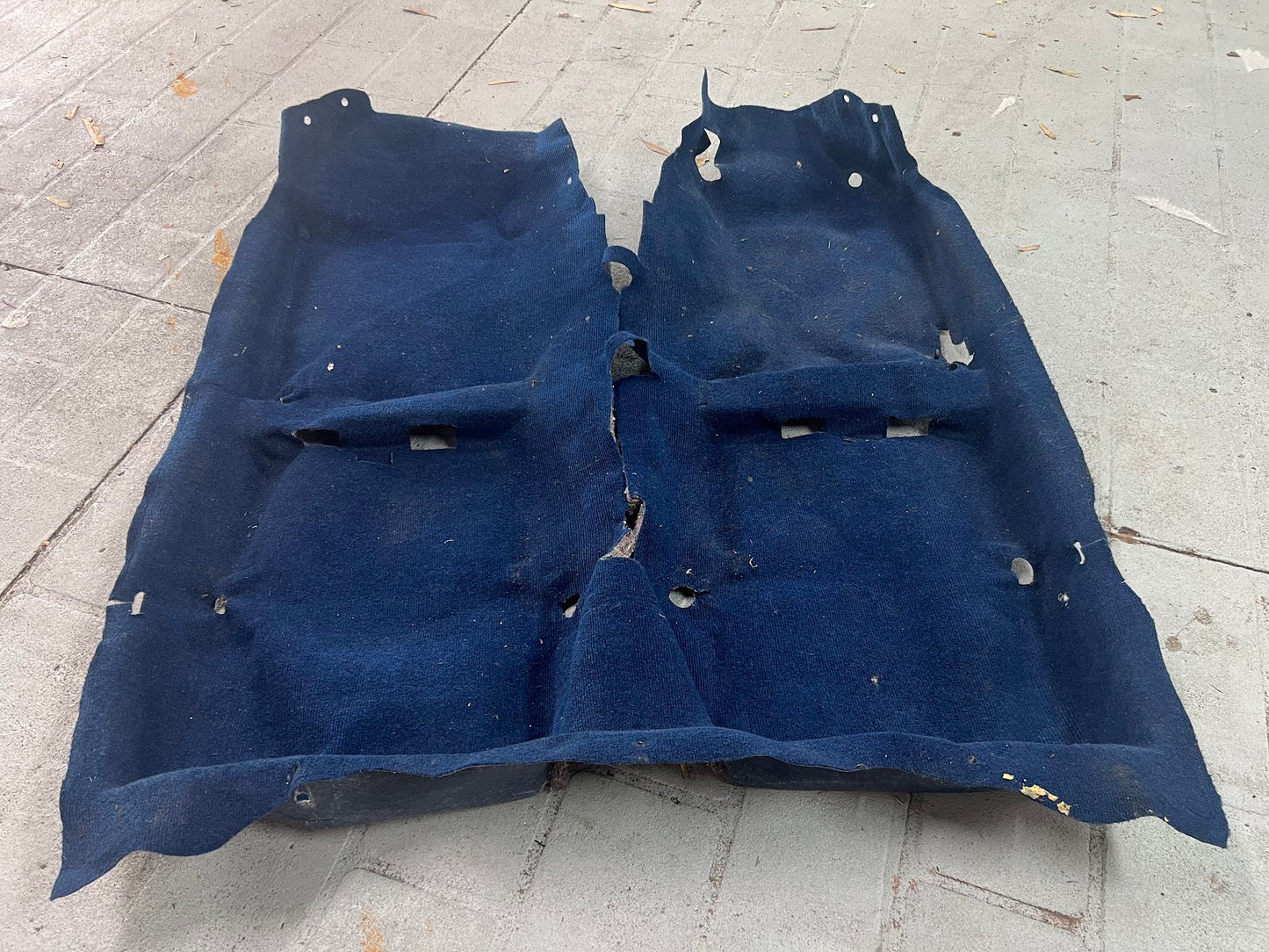 GDB 06/07 Hawkeye Sti GENUINE blue carpet - also suits 04/05 Blobeye models. (used)