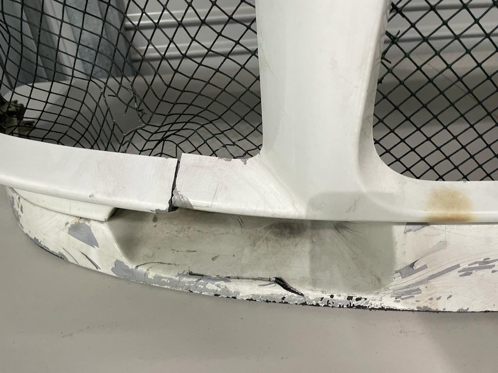 MITSUBISHI LANCER Evolution 3 Genuine front bar damaged