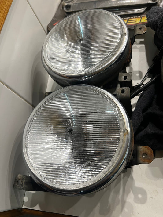MITSUBISHI LANCER Evolution 5 FOG LIGHT Complete set with brackets and loom (sold in pairs) (used)