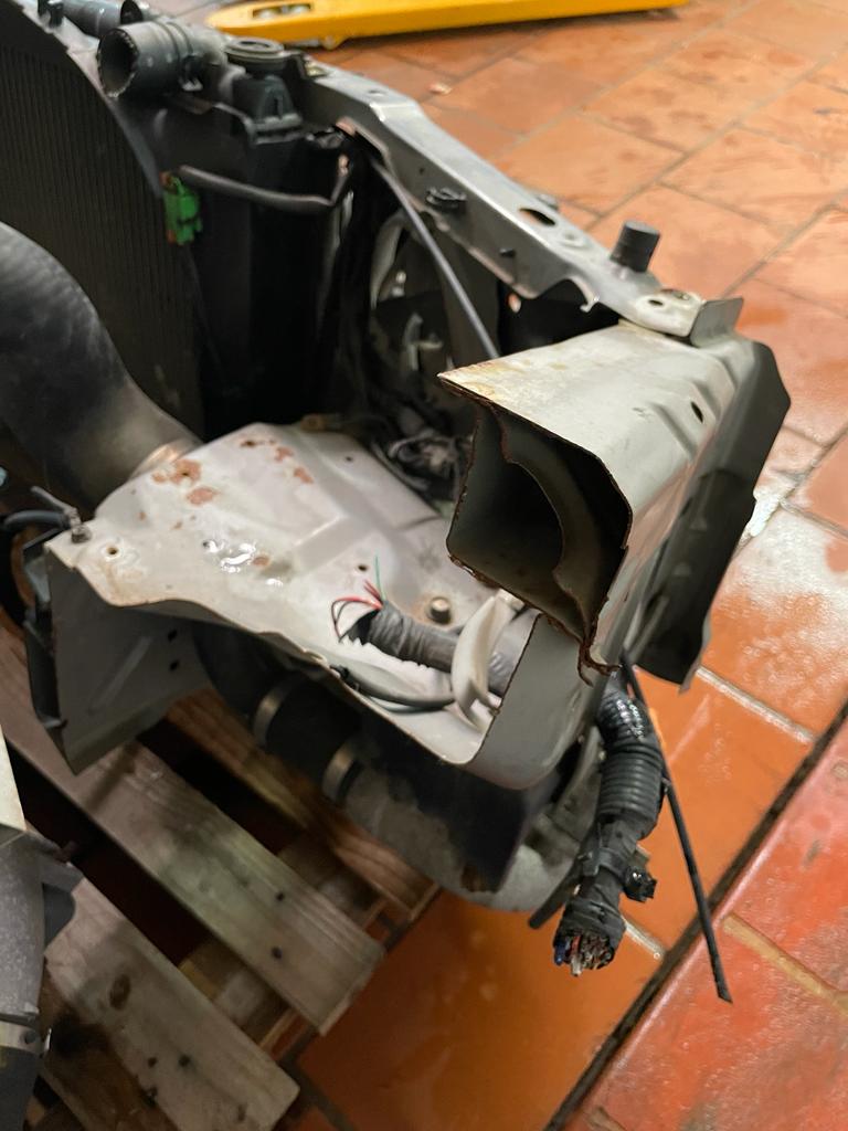 SKYLINE BCNR33 GTR FRONT CUT- complete-as per images - images show condition-