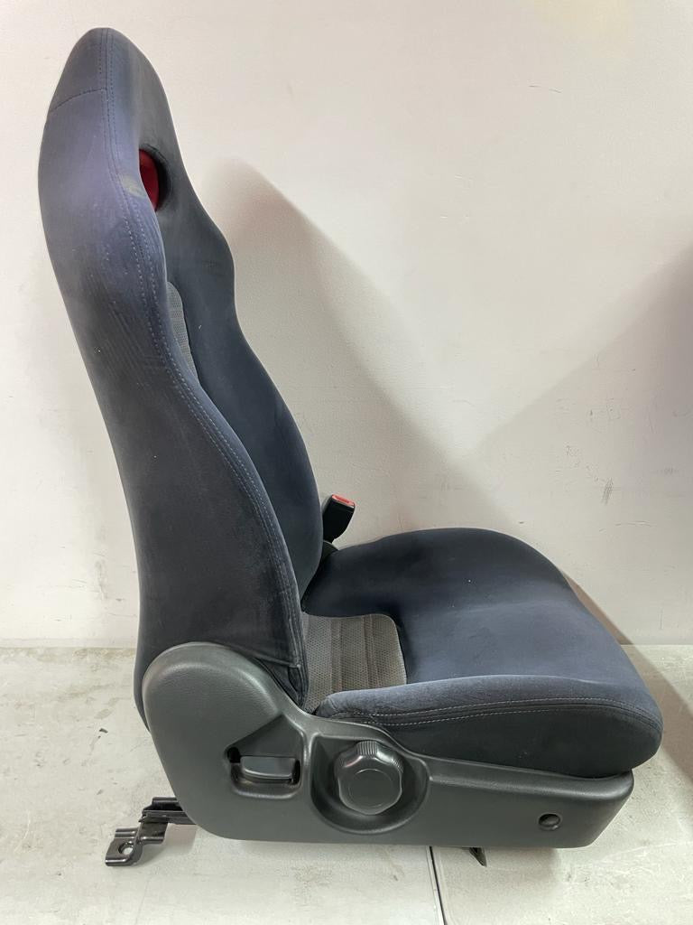 SKYLINE BCNR33 GTR Series 3     OEM front seats with Rails.
