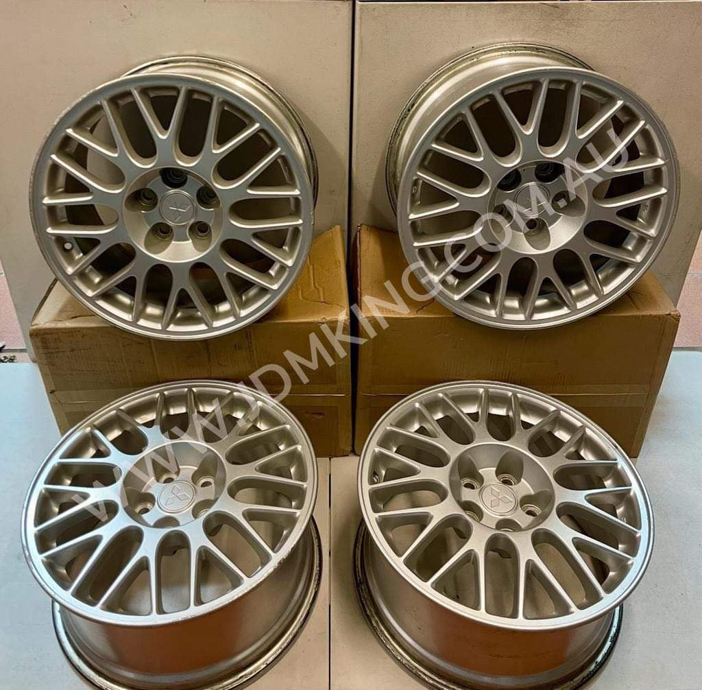 MITSUBISHI LANCER Evolution 7 Genuine OEM wheels with Center caps (used)