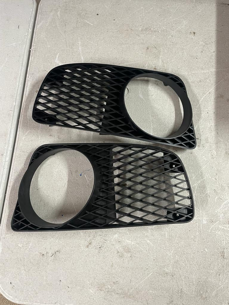 NISSAN SILVIA S15 Aero bar fog light covers - (Genuine plastic)