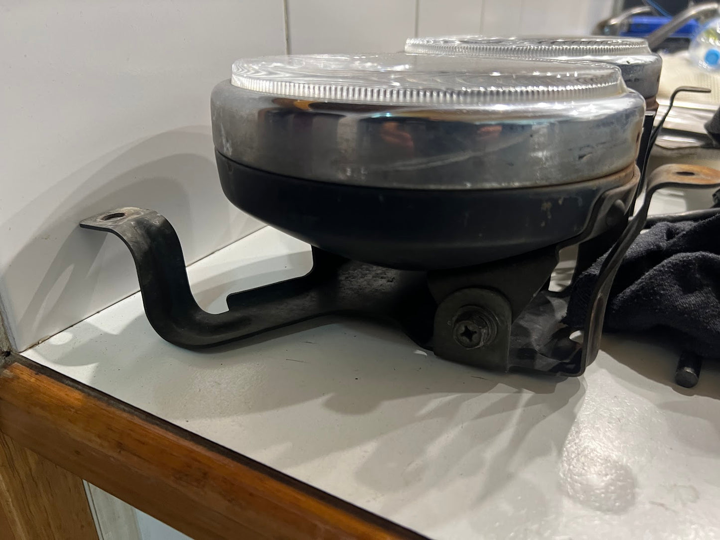 MITSUBISHI LANCER Evolution 5 FOG LIGHT Complete set with brackets and loom (sold in pairs) (used)