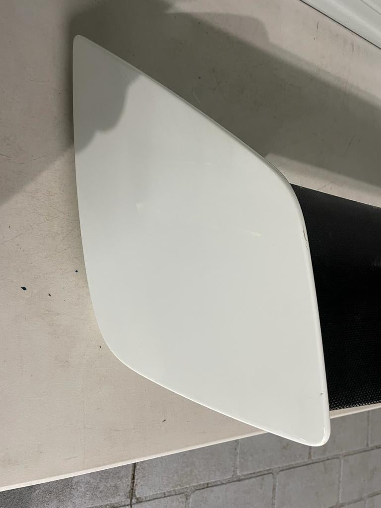 Spoiler with carbon blade and inserts (used)
