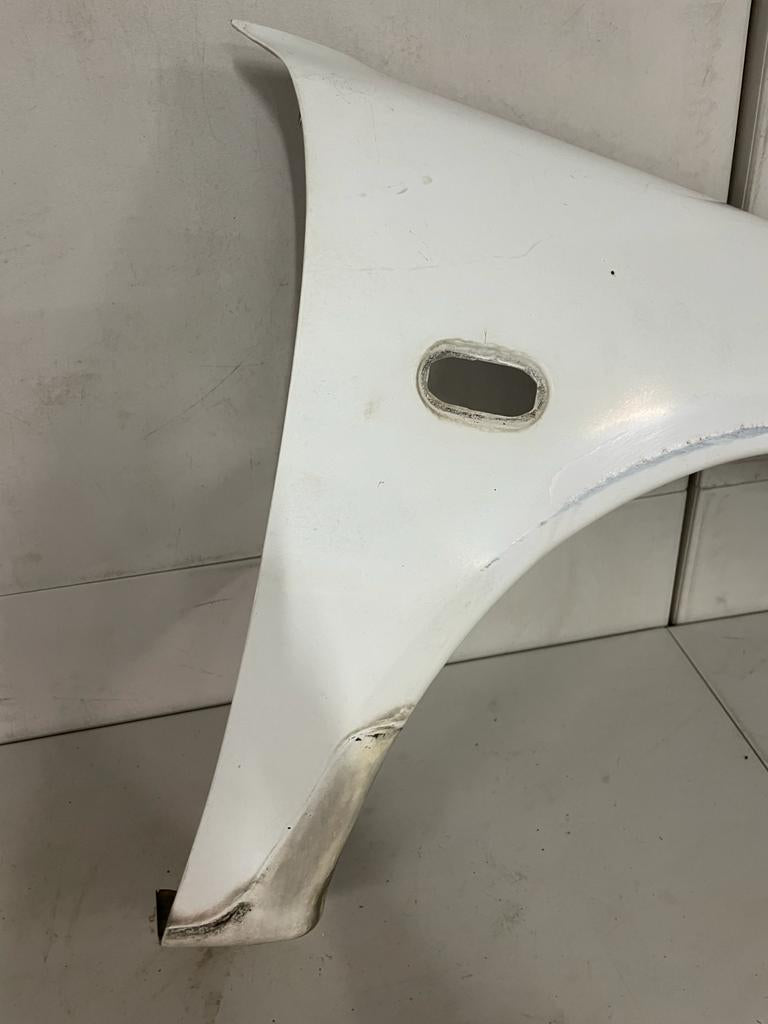 Mitsubishi Lancer Evolution 1/2/3 Cd9a - CE9A Right side Fender Genuine item - white colour - used condition