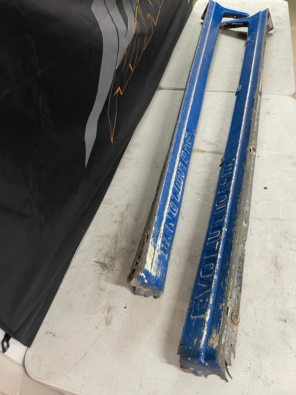 Mitsubishi Lancer Evolution 3 Genuine   Side skirts (damaged)