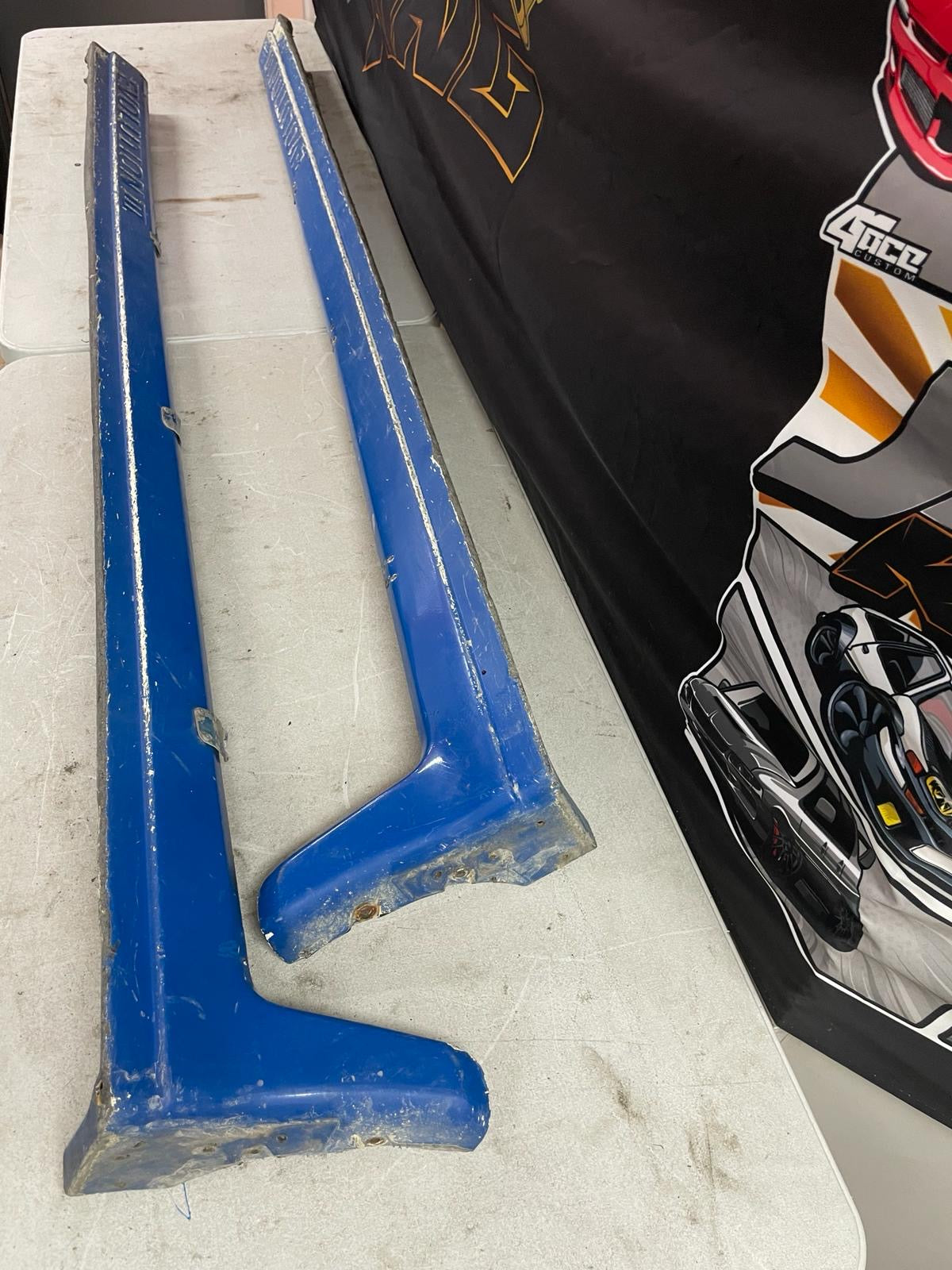 Mitsubishi Lancer Evolution 3 Genuine   Side skirts (damaged)