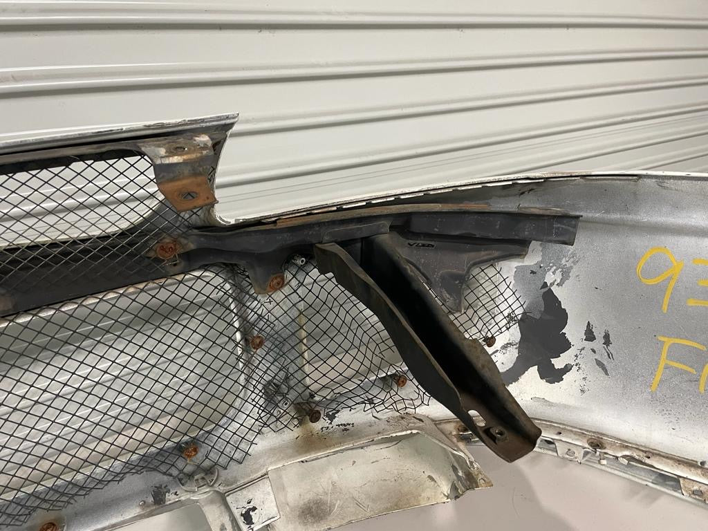 MITSUBISHI LANCER Evolution 3 Genuine front bar damaged