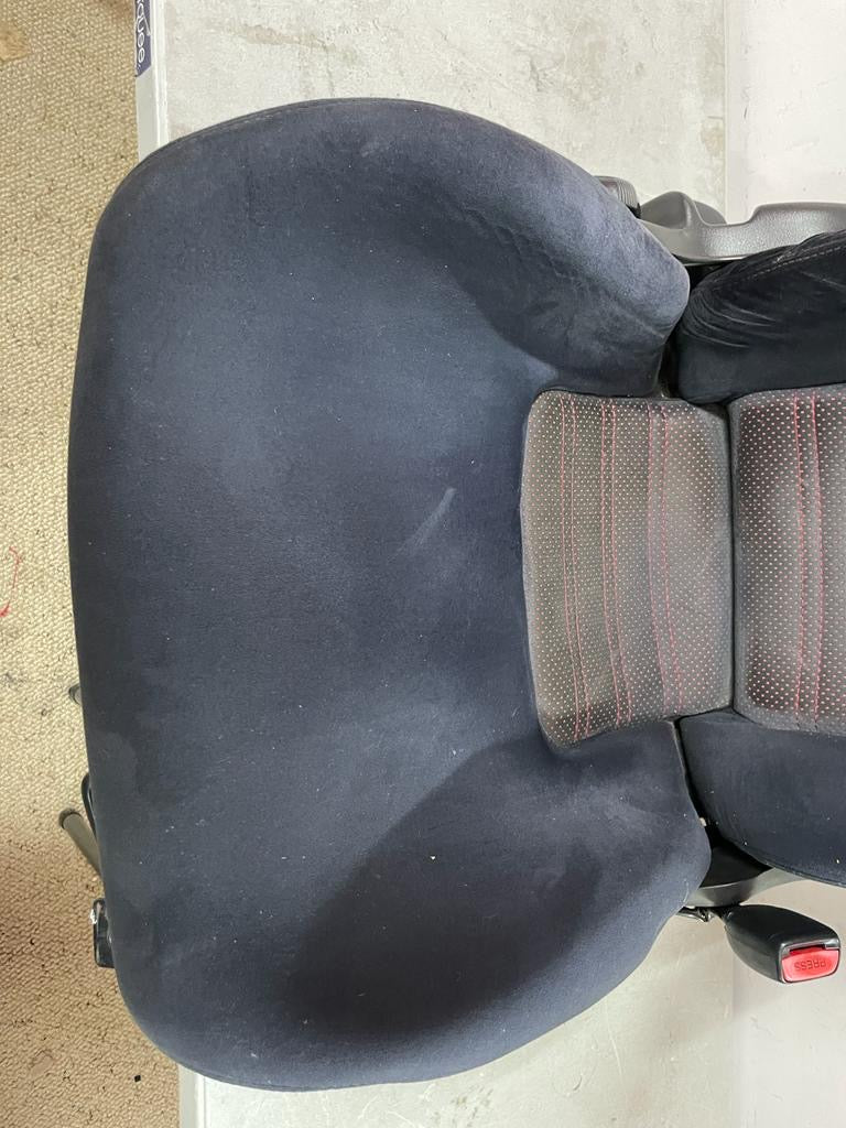SKYLINE BCNR33 GTR Series 3     OEM front seats with Rails.