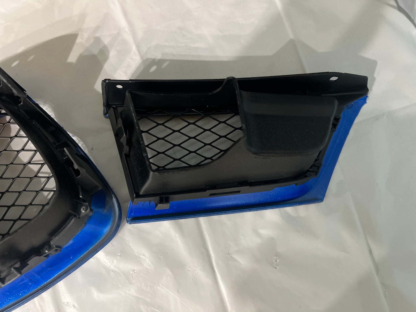 Subaru WRX STi 06-07 Hawkeye grill.           3 Piece set.