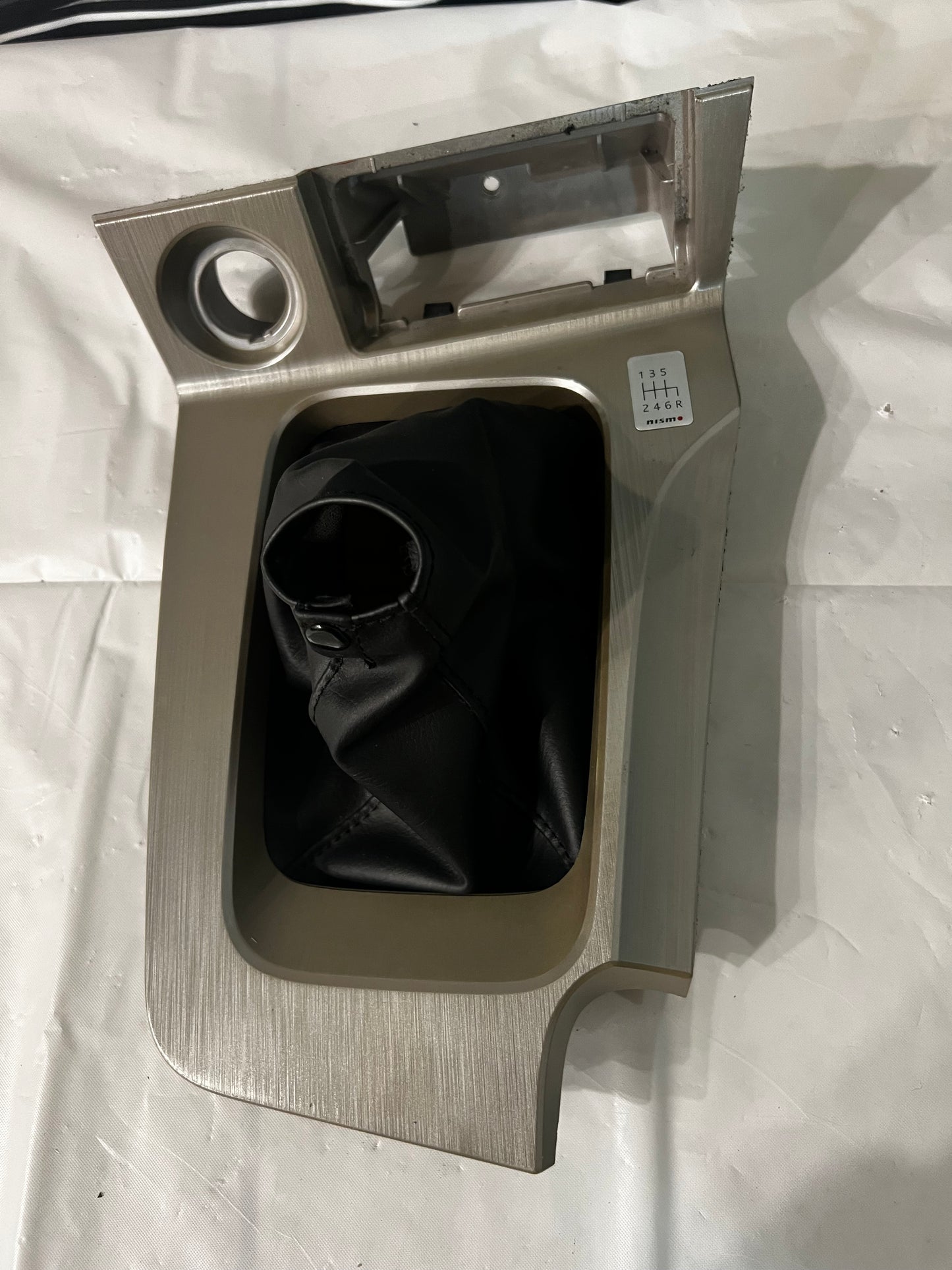 Nissan Skyline Bnr34 (early model) shift console oem.