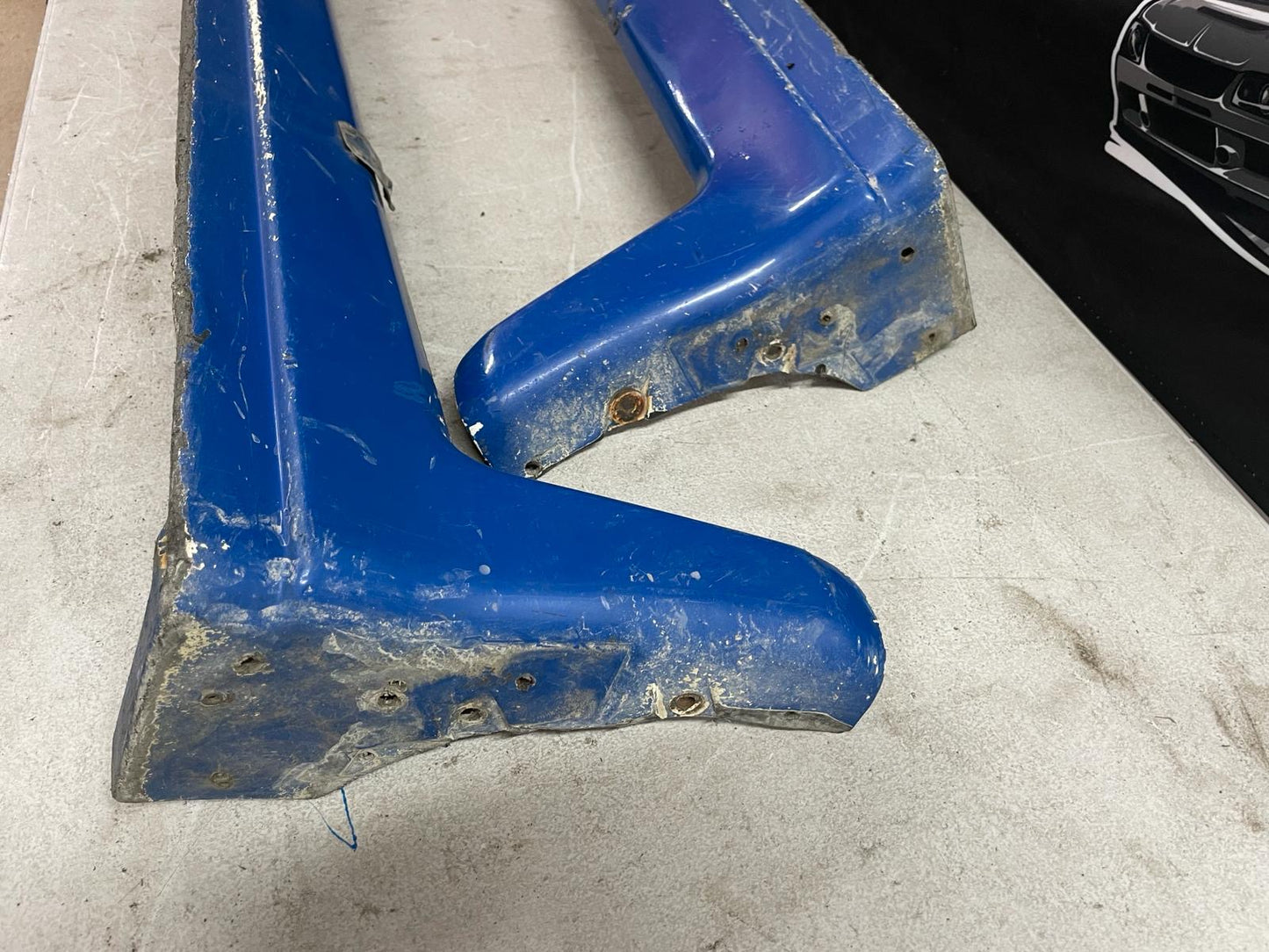 Mitsubishi Lancer Evolution 3 Genuine   Side skirts (damaged)