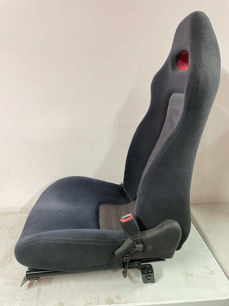 SKYLINE BCNR33 GTR Series 3     OEM front seats with Rails.