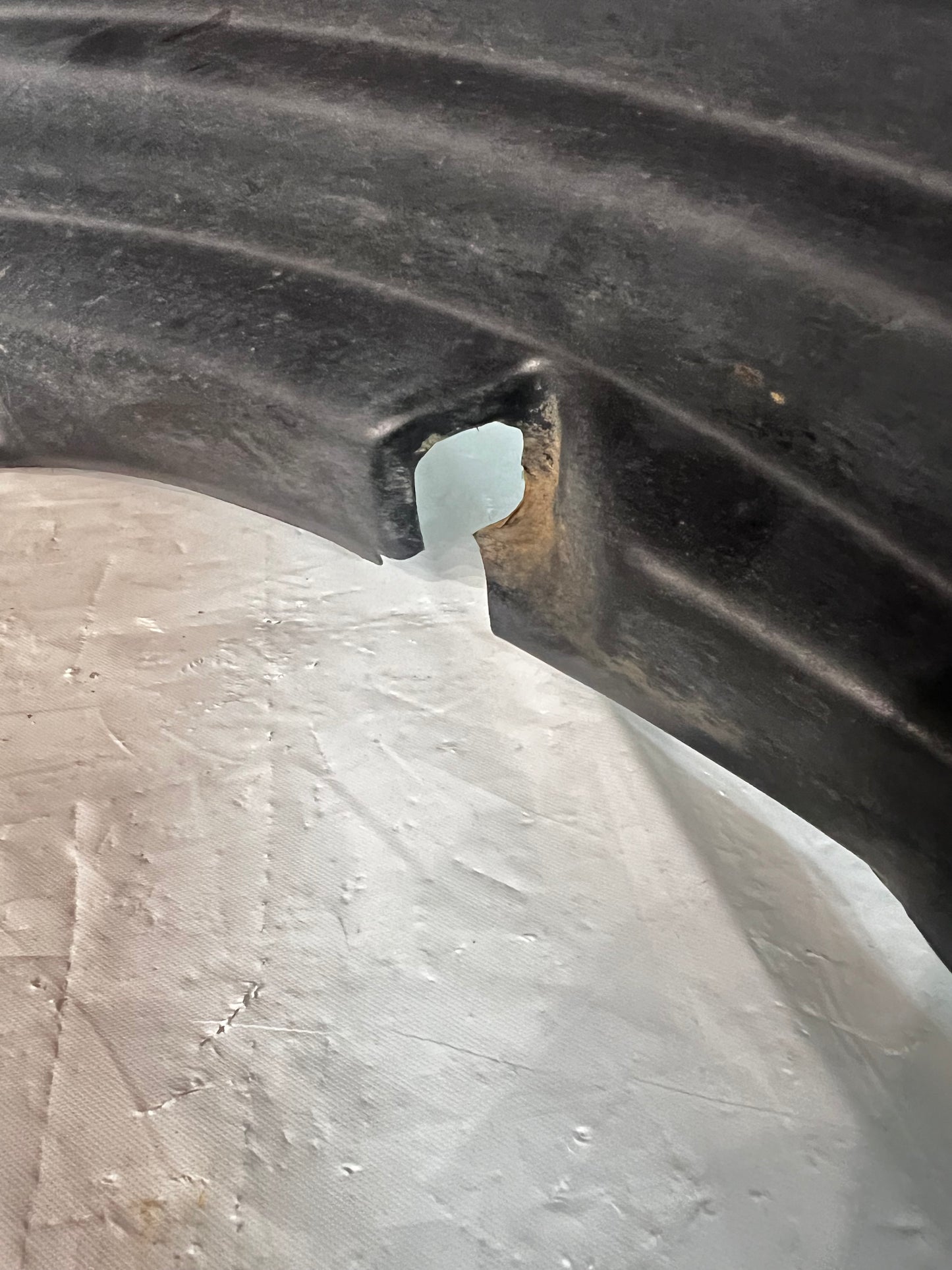 MITSUBISHI LANCER EVOLUTION 6 FENDER/GUARD LINER (LH) USED. DISCONTINUED.