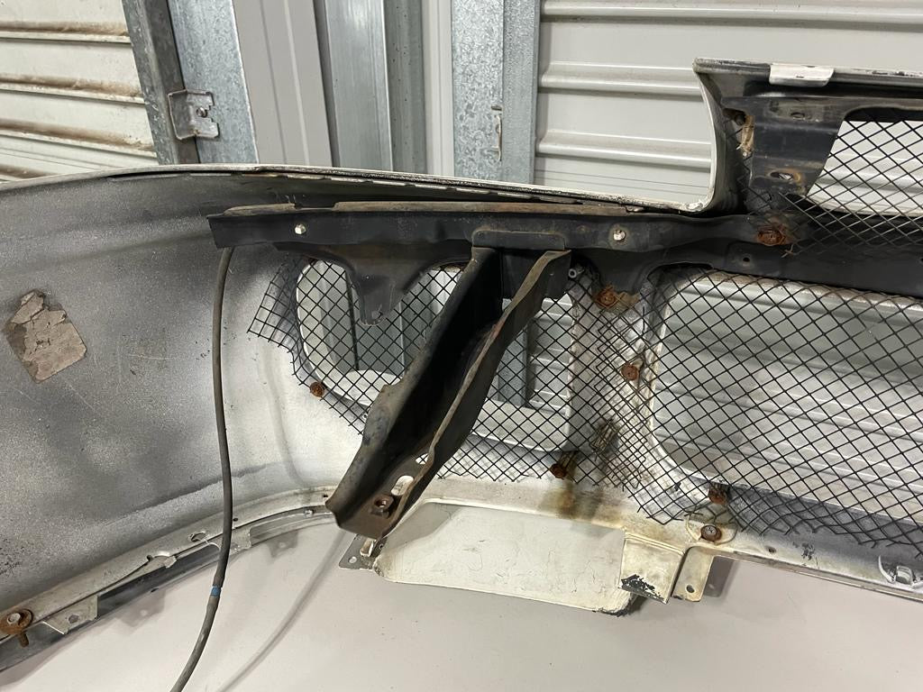 MITSUBISHI LANCER Evolution 3 Genuine front bar damaged