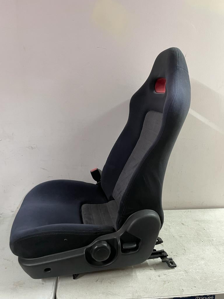 SKYLINE BCNR33 GTR Series 3     OEM front seats with Rails.