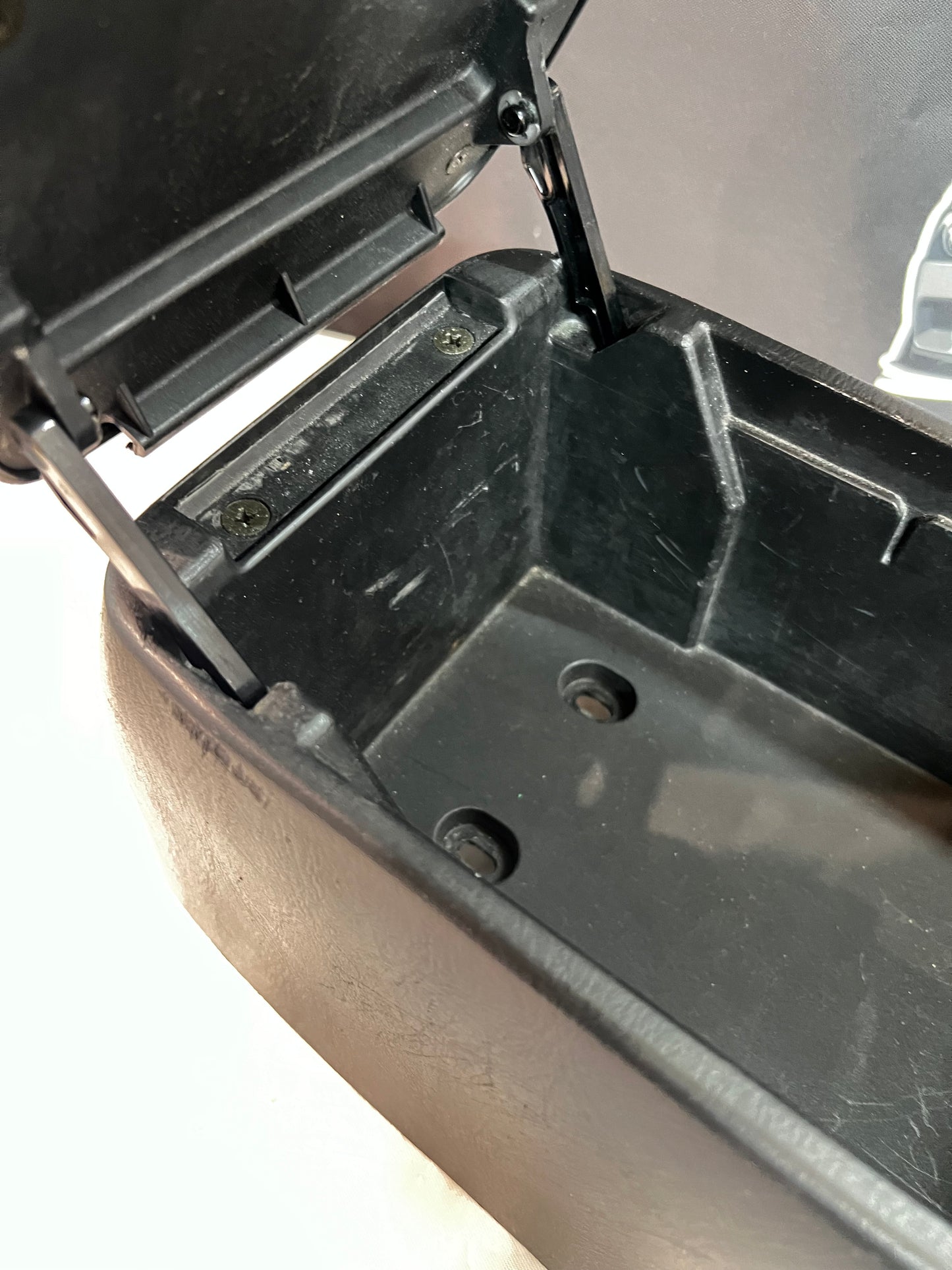NISSAN SILVIA S15 200SX CENTER CONSOLE (USED) broken lid hinge (A)