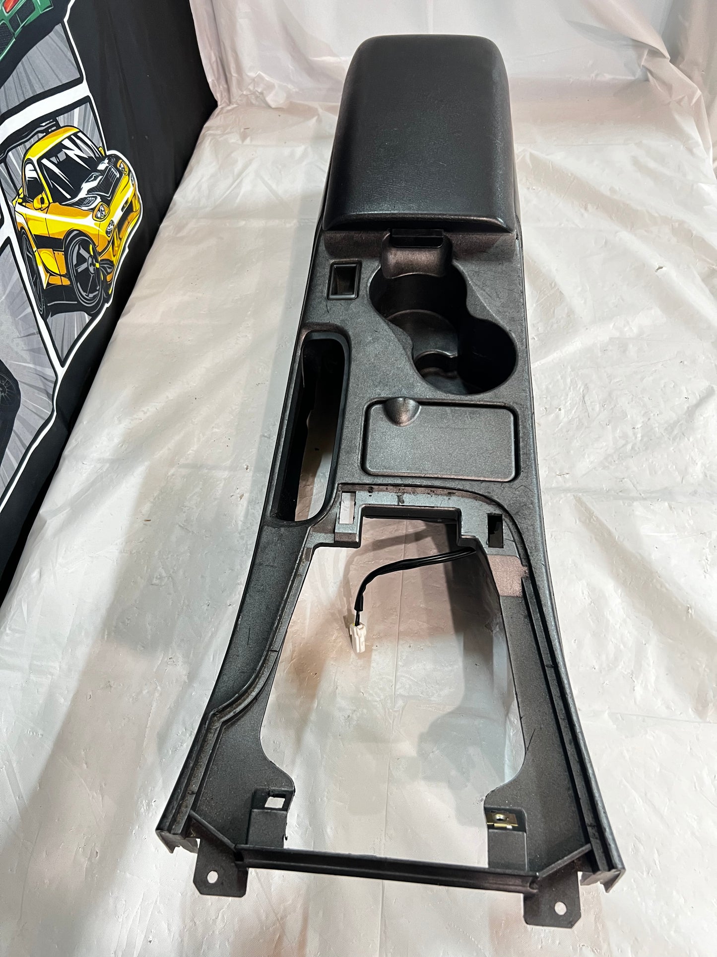 NISSAN SILVIA S15 200SX CENTER CONSOLE (USED) broken lid hinge (A)