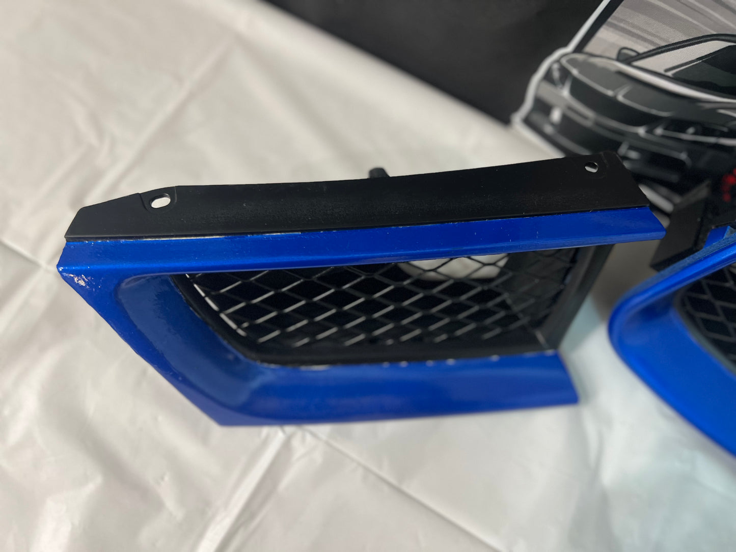 Subaru WRX STi 06-07 Hawkeye grill.           3 Piece set.
