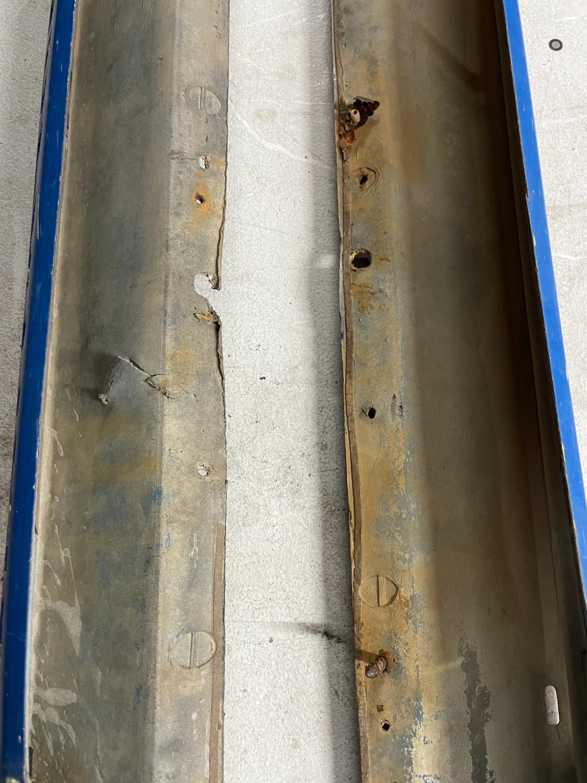 Mitsubishi Lancer Evolution 3 Genuine   Side skirts (damaged)