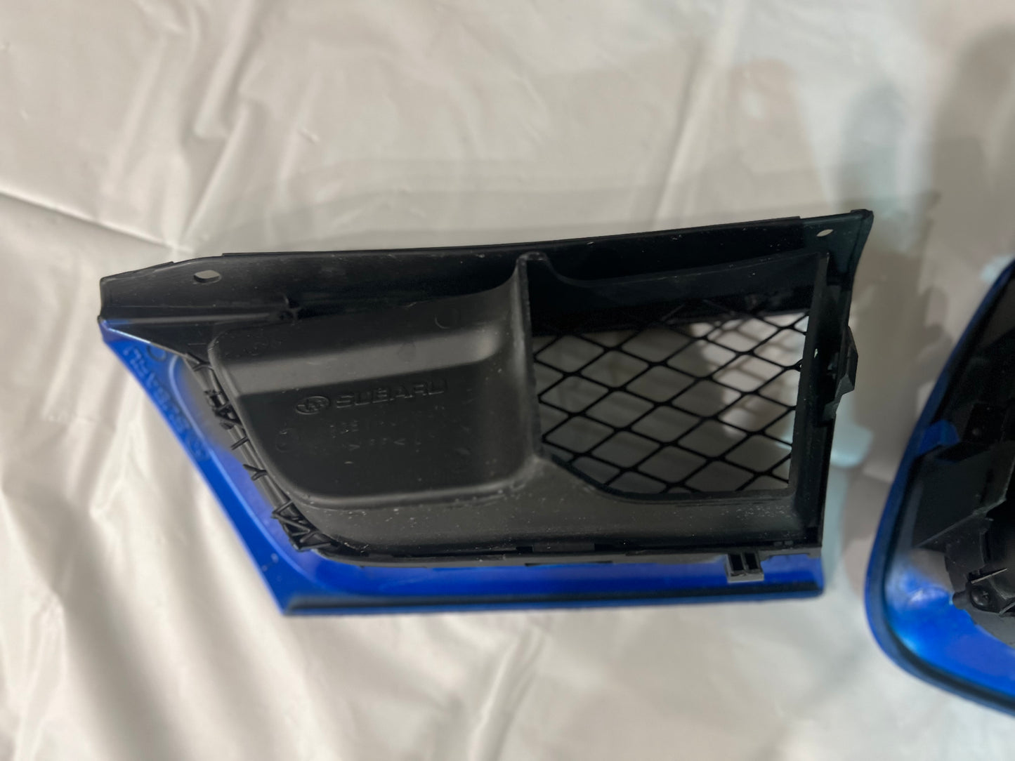 Subaru WRX STi 06-07 Hawkeye grill.           3 Piece set.