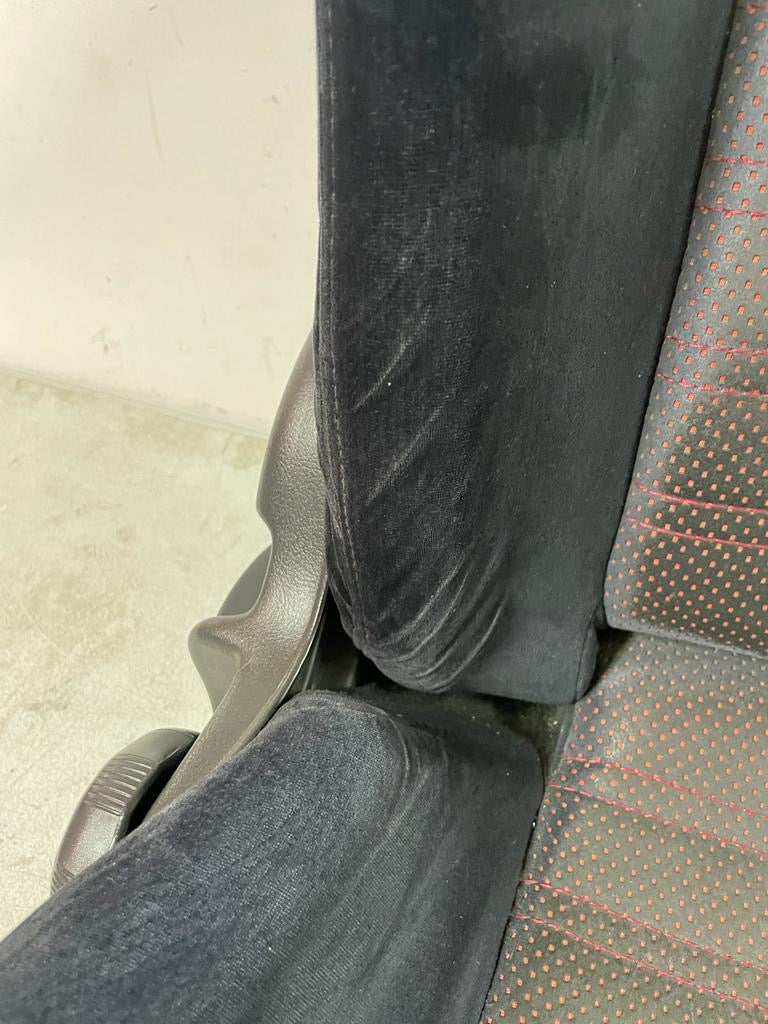 SKYLINE BCNR33 GTR Series 3     OEM front seats with Rails.