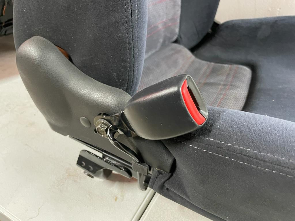 SKYLINE BCNR33 GTR SERIES 3 FRONT SEATS. (RED STITCH)