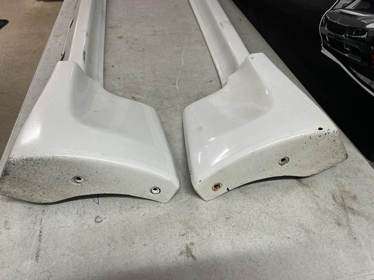 Nissan Skyline BCNR33 GTR Genuine SIDE SKIRTS & FENDER PODS (white)