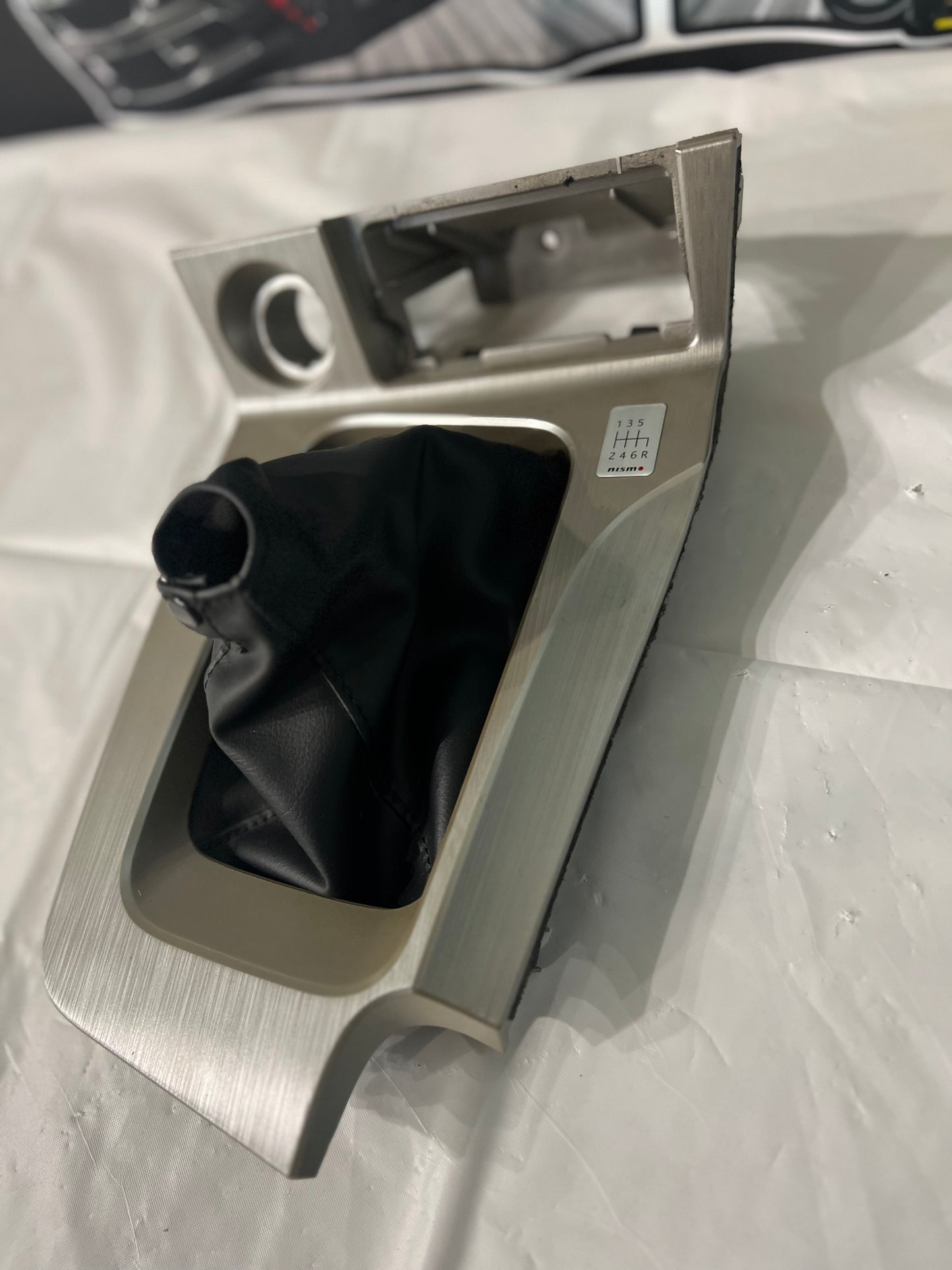 Nissan Skyline Bnr34 (early model) shift console oem.